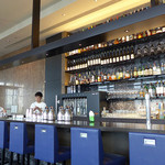 R restaurant & bar - 