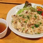 三種の豆とごぼうのピラフ