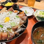 味道楽 - 豪華な食卓。