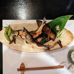 郷土料理ともん - 甘露煮も含めてこの時点で鮎が３匹