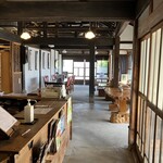 範丈亭 - 古民家をリノベした店内