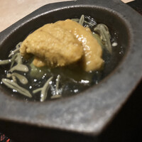 春吉くじら - 赤ウニと翡翠茄子、蓴菜