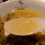 らぁ麺 ドゥエイタリアン - スープ
