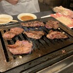 焼肉・ホルモン酒場 肉乃山 - 