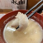檍食堂 - 根菜たっぷりの豚汁。豚肉も結構入ってます。