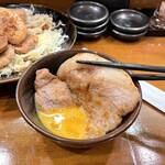 檍食堂 - 奥久慈生玉子に絡めるとコクが増しまろやかに