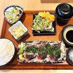 魚どん 然 - 土佐名物!! 田中鮮魚店の藁焼きカツオたたき定食