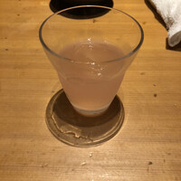 吟味屋 天満店 - ピンク色のお酒