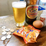 三島商店 - 瓶ビール / ゆでたまご / 亀田の柿の種