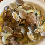 DUMBO RESTAURANTE - アサリにバター炒め