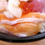 魚丼 - 
