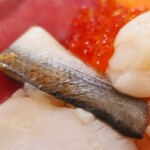 魚丼 - 