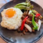 タイ料理ジャンピー - ガパオヌア