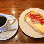 星乃珈琲店 - ウィンナートーストセット　600円（ホットコーヒー）