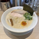 麺 ヒキュウ - 鶏白湯らーめん(880円、斜め上から)