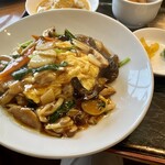 マルナカ中国麺飯食堂 - きのこ丼