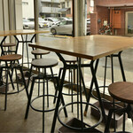 すわりのおお島 - テーブル席