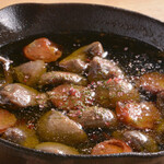 Gizzard and mushrooms boiled in oil