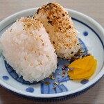 中華そば三丁目 - おむすび(2個入り)