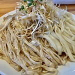 りきどう - 焙煎二色麺つけチャーシュー
      トッピング_ねぎ