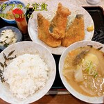 柳ばし - 桜ますフライ定食（味噌汁を豚汁に変更）