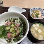 海鮮丼 日の出 - 