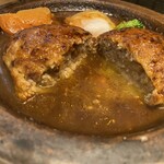 キッチン トーキョー - 煮込みハンバーグ　カット　肉汁どばー