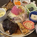 BRASSERIE CAFE A.yururi - お肉のプレートランチ