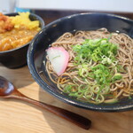 TSUKIJI SAMURAI - お蕎麦（温）と唐揚げカレー丼セット