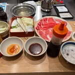 しゃぶせん - ■ランチB. 国産牛リブロース《70g》+豚ロース《70g》コース 2,800円（税込3,080円）