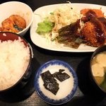 たんたか - お昼の定食(６８０円)さらに小鉢が付きます