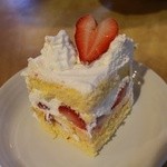 スイーツガーデン ユウジアジキ - カットしたケーキ