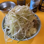 ラーメン二郎 - 麺少なめにしなきゃ良かった。野猿麺量減ったか