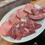 炭火焼肉ホルモンさわいし - 黒毛和牛特選タン2300円&                           和牛特選ハラミ2300円