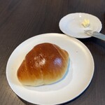 東洋軒 - パンはとてもミルキーで美味しい