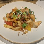 マンゴツリー東京 - “プラートードサムロット” 鱸のフライ魚介 甘辛いサムロットソース