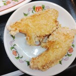 餃子の王将 - 唐揚げ２個･･･しっかり揚がってて美味し！