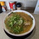 ラーメン ととち丸 - こってり〜水面が綺羅っキラ☆