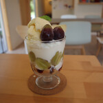 Yuzuha cafe - ◉季節のフルーツパフェ／1,650円税込