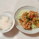 福龍園 - 鶏肉唐揚げ特製ソースかけと白飯