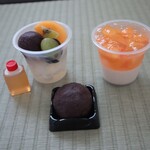 くろもじ庵 - ◉フルーツあんみつ／430円税込
            ◉季節の果物と黒文字プリン／480円税込
            ◉おはぎ／150円税込