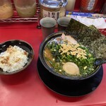 豚骨醤油ラーメン 王道家 - 