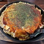 リトルウッズ - 広島風お好み焼き肉・玉子・そば750円