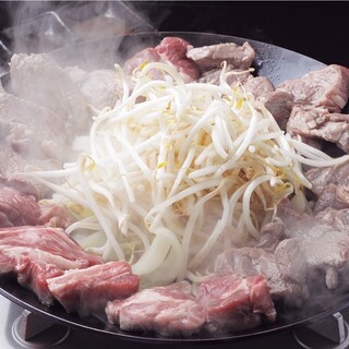 Eijin Genghis Khan (Mutton grilled on a hot plate) hotpot!