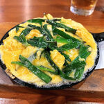 立呑酒飯 えいちや - とろとろニラ玉（420円）