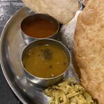 南インド料理店 ボーディセナ - ラッサムとサンバル