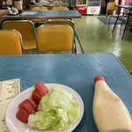 食堂SS - レタスと、トマトのサラダ♡