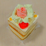 三星 - 料理写真:懐かしのバターケーキ　320円