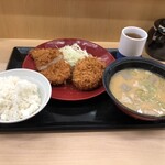 Katsuya - ロース・メンチカツ定食(とん汁大変更)