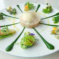 レストラン Chef's Theatre - ランチコース 6900円 のトラウトサーモン / アボカド / 香草